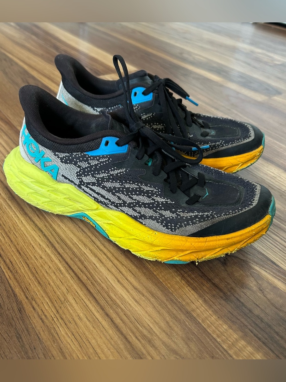 HOKA One One Speedgoat Black Yellow Size 7 Women’s Shoes